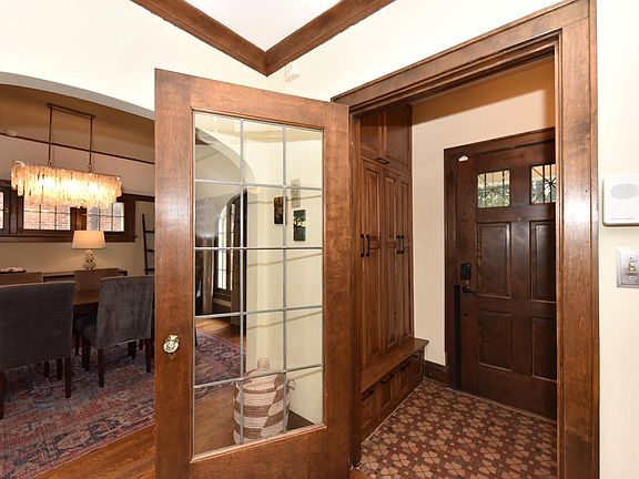 4th image of 2876 N Grant BOULEVARD