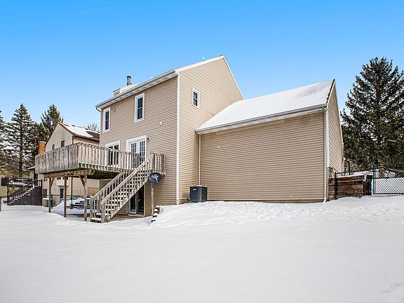 2nd image of 2541 Birchcrest Dr SE
