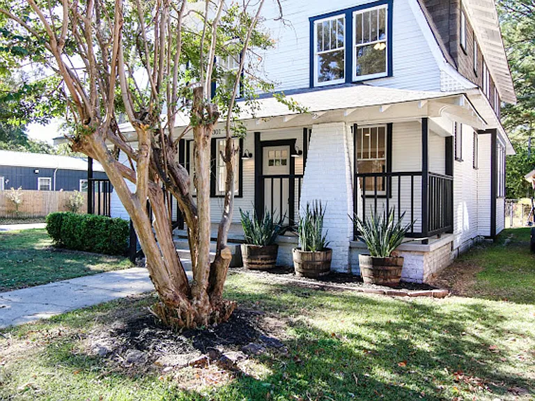 2301 Pecan St — Photo 22