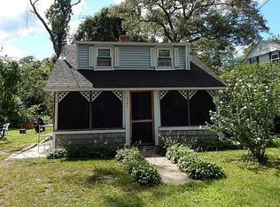 347 Nausauket Rd, Warwick, RI 02886