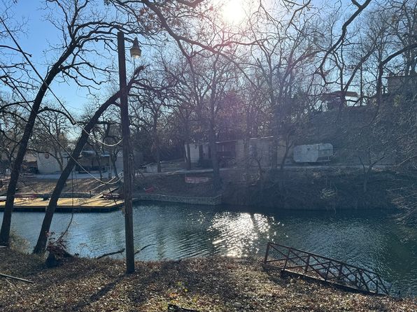 64 Park Ln