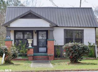 140 Carver Ave, Atmore, AL 36502