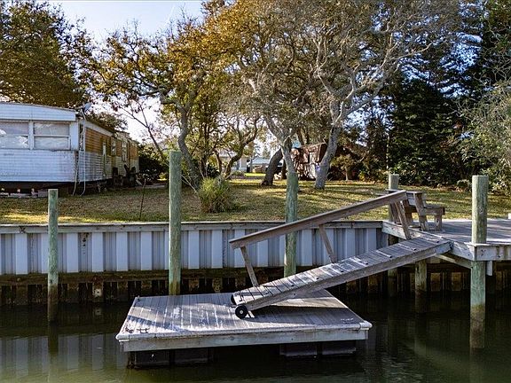 2nd image of 224 Pizarro Rd