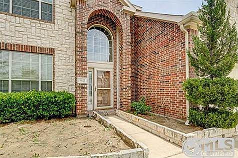 3rd image of 3825 English Oak Dr