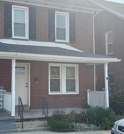 2nd image of 133 S Clinton St