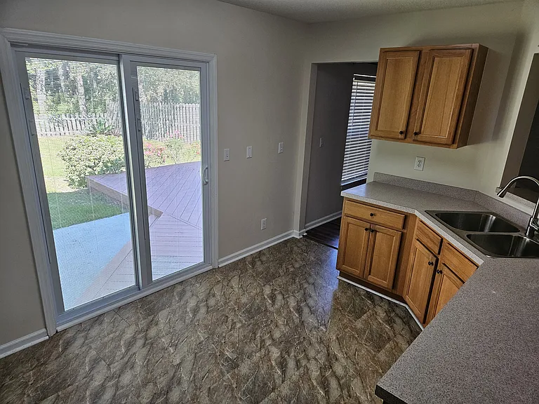 133 Penzance Blvd — Photo 5