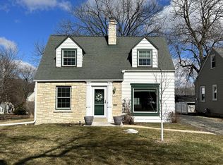 11418 W Wisconsin Ave, Wauwatosa, WI 53226
