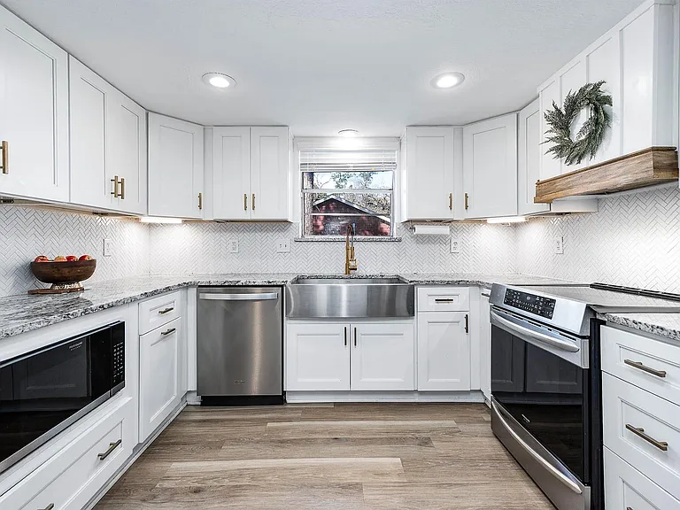 26715 Maplewood Dr — Photo 1