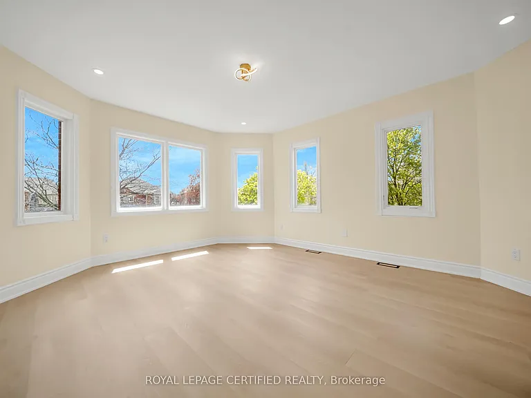 5016 Natkarni Cres #UPPER — Photo 23