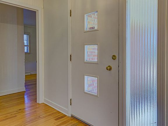 2nd image of 1721 East Ave