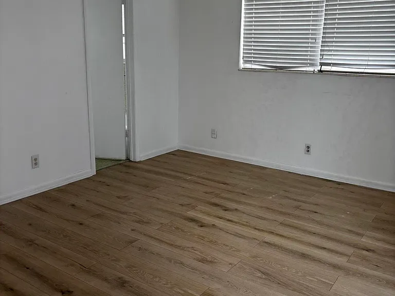 353 Sheffield St E #O — Photo 10