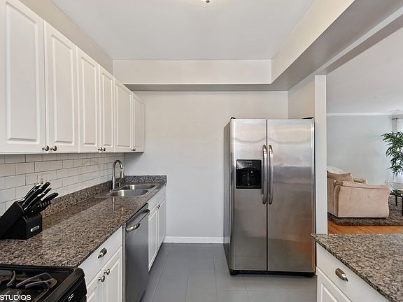 5th image of 4415 N Lawndale Ave APT 3
