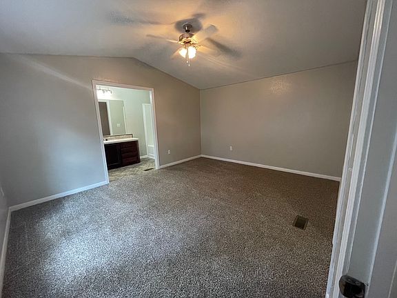 3rd image of 1613 Wildwood St