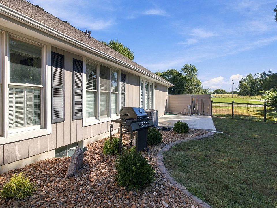 25th image of 5005 Dogwood Cir