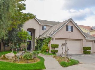 1625 E Desert Island Dr, Fresno, CA