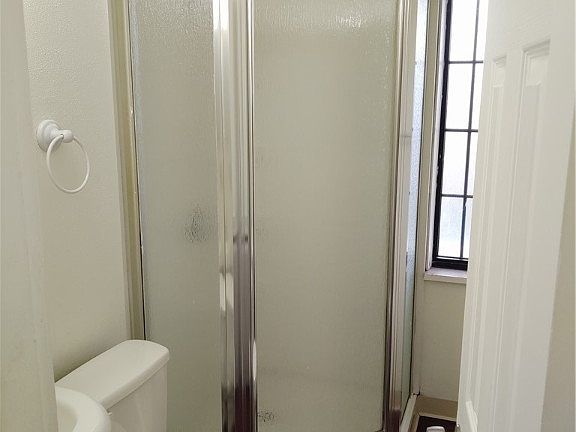 5th image of 533 Aberdeen Ave