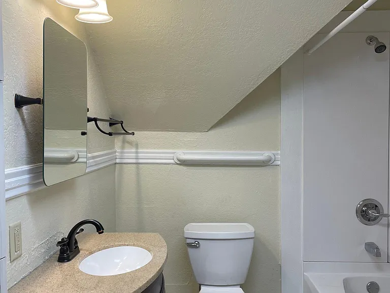 218 Coventry Pl #C — Photo 17