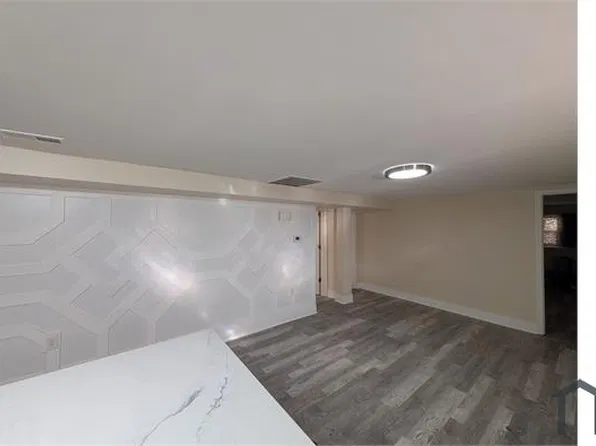 9042 S Escanaba Ave #3, Chicago, IL 60617