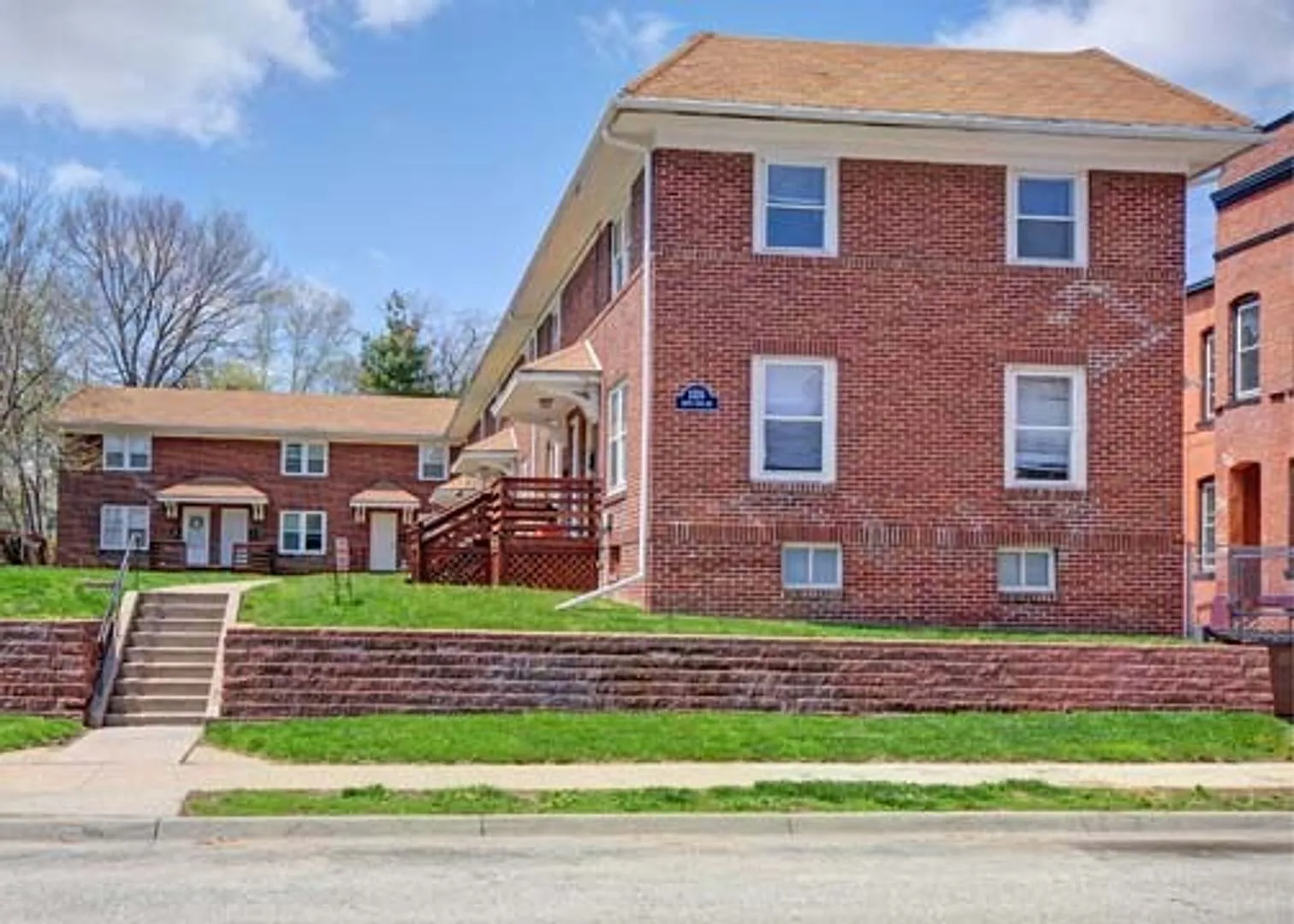 Daisy Terrace Apartments (1110 S. 30th Ave.) — Photo 1