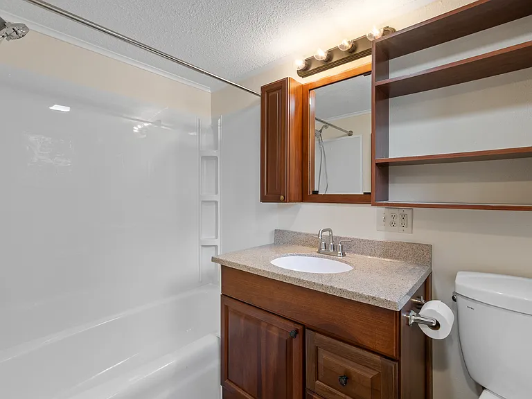 Fully renovated bathroom