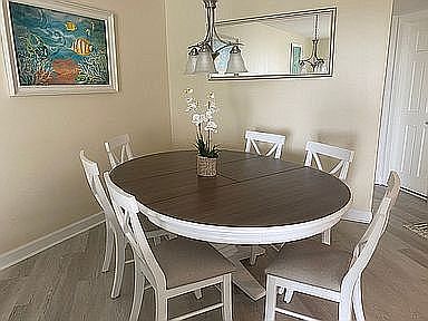 Dining table added 2020