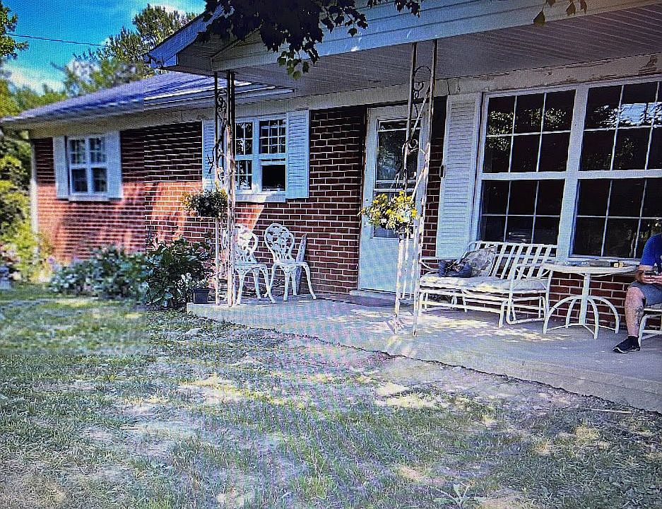 1st image of 565 Keavy Rd
