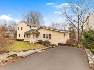 5 Hickory Rd, Mahopac, NY 10541