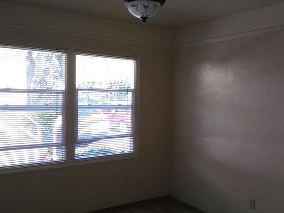 4th image of 347 Ocean St #C