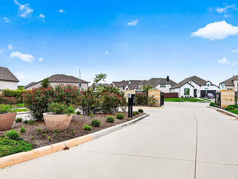 5802 N Reef Ridge Dr — Photo 4