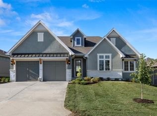 8194 Valley Rd, Lenexa, KS 66220