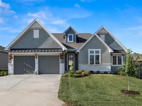 8194 Valley Rd, Lenexa, KS 66220