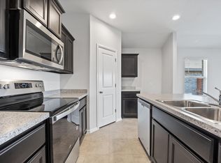 925 Whisper Springs Ct, Fort Worth, TX 76120