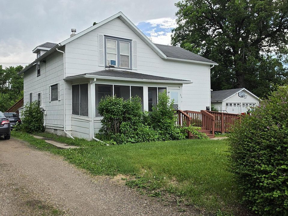 2nd image of 214 Spendley St