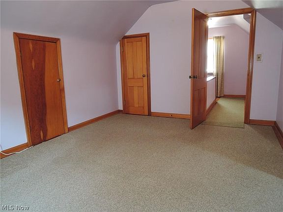 4th image of 7414 Thornton Dr