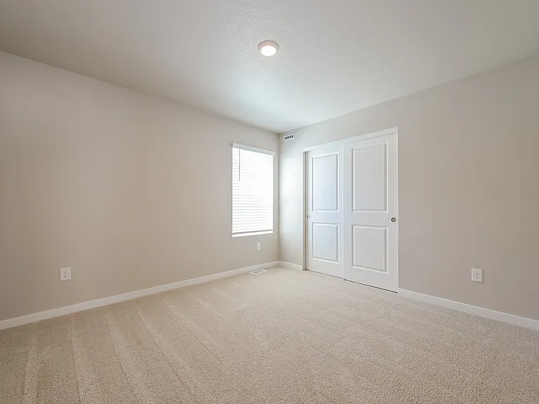 2185 Alyssa St — Photo 16
