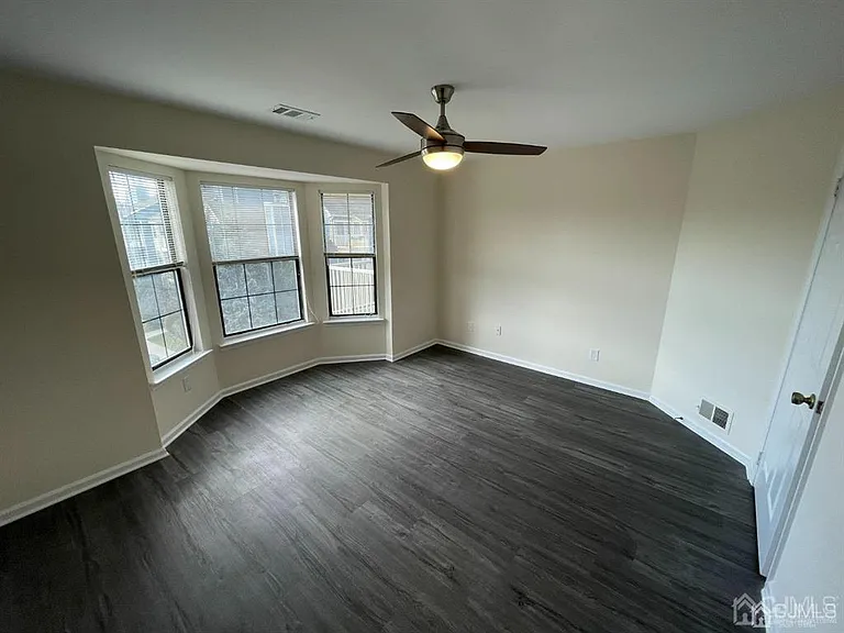 297 Cozzens Ct — Photo 12