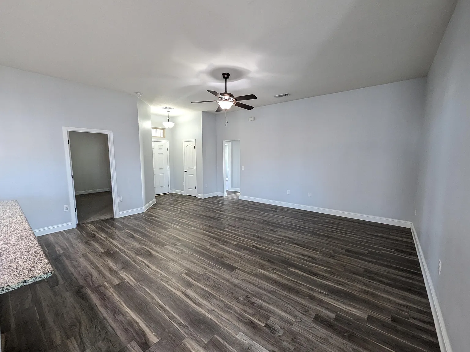 4 bed, 2.0 bath, 1735 sqft, $2,320 — Photo 4