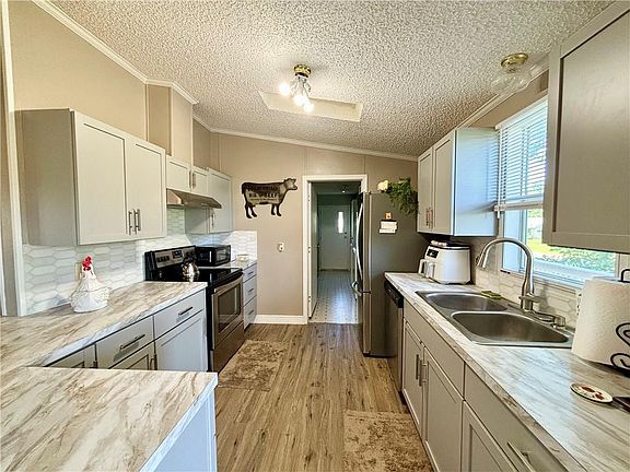 2nd image of 1106 Lake Shore Dr