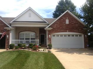 5029 Castlegate Ln, Godfrey, IL 62035