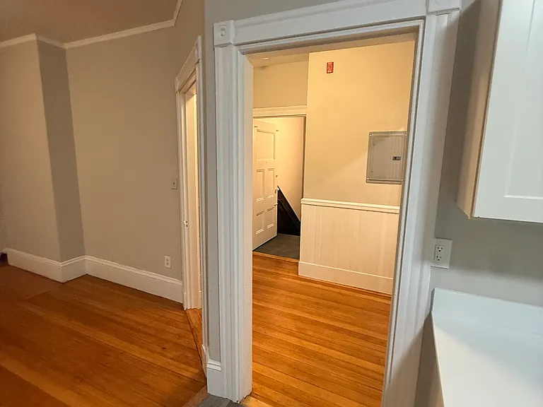 24 Walnut St #4 — Photo 8