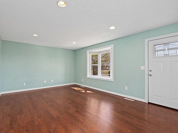 5th image of 3411 N Douglas Ave