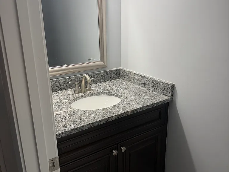 1031 Virginia St — Photo 3