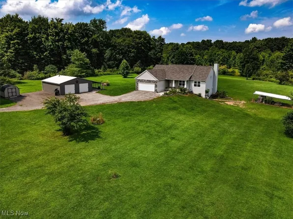 5525 White Rd, Geneva, OH 44041