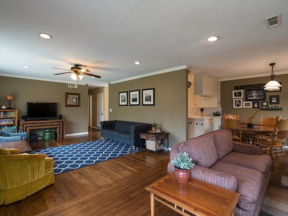 Living Room facing SE