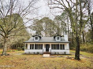 4422 Stratford Cir, Moss Point, MS 39563