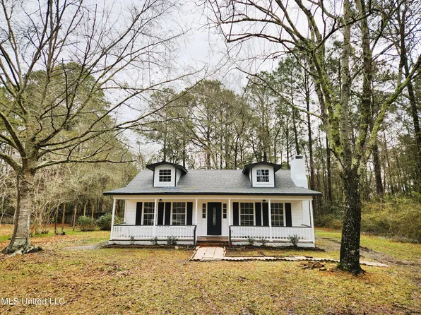 4422 Stratford Cir, Moss Point, MS 39563