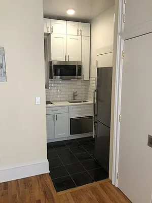 Rented by Sky Management | media 32