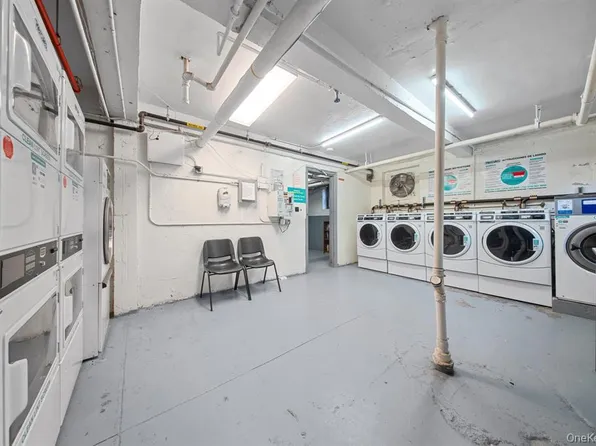 98-120 Queens Boulevard image 29 of 29