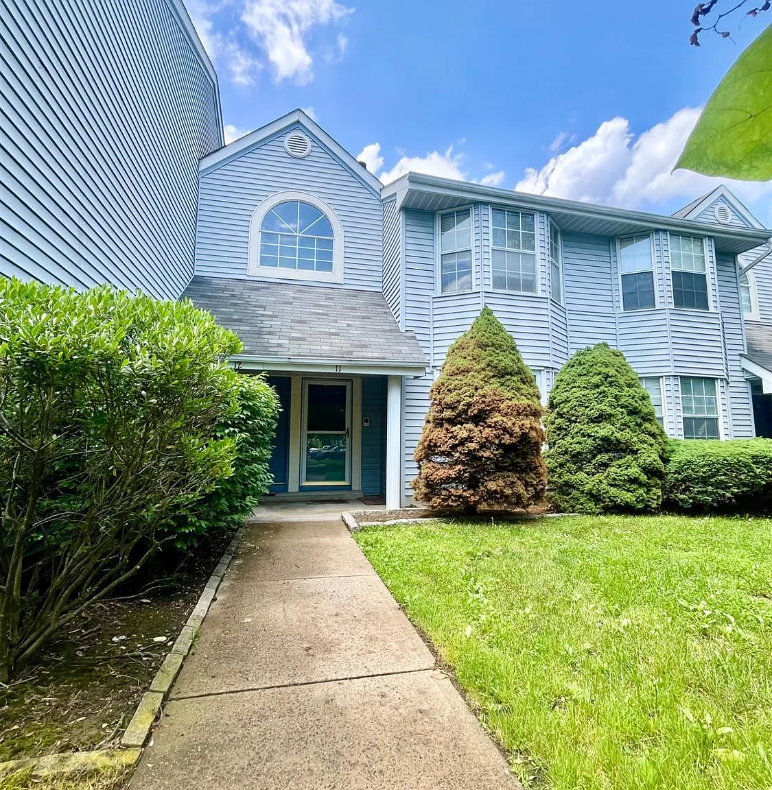 1 bed, 1.0 bath, 732 sqft, $2,050 — Photo 1
