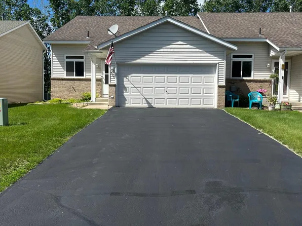 620 35th St W, Hastings, MN 55033